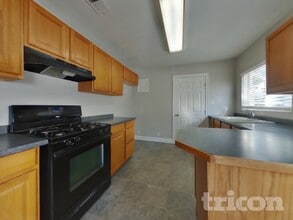 904 Bidwell St in Folsom, CA - Building Photo - Building Photo