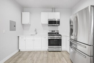 8459 O'Melveny Ave in Los Angeles, CA - Building Photo - Building Photo
