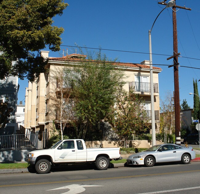 10833-10835 Camarillo St in North Hollywood, CA - Foto de edificio - Building Photo