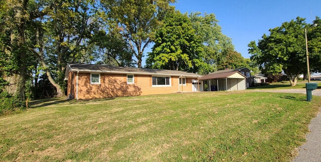 113 S Broadview Cir Dr in Princeton, IN - Building Photo - Building Photo
