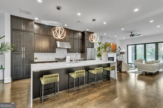1107 Briar Cove Cir in Atlanta, GA - Building Photo - Building Photo