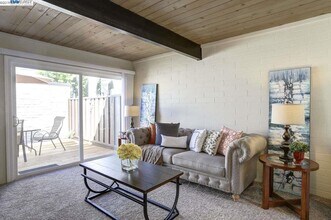 43512 Bryant St, Unit B in Fremont, CA - Foto de edificio - Building Photo