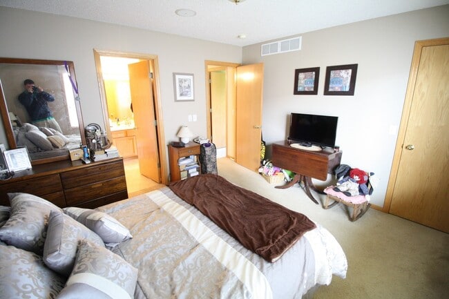 property at 2827 18th Ave E