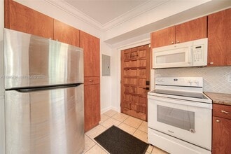 2205 SW 13th St in Miami, FL - Building Photo - Building Photo