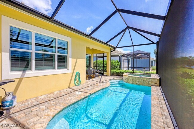 5807 Haiti Dr in Naples, FL - Building Photo - Building Photo