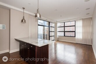 101 W Superior St in Chicago, IL - Building Photo - Building Photo