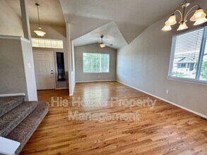 8029 22nd St Ln in Greeley, CO - Foto de edificio - Building Photo