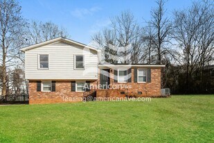 45 Carriage Dr in Greenville, SC - Building Photo