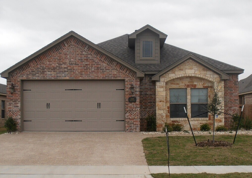 3124 Silver Saddle Dr in Robinson, TX - Building Photo