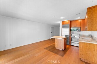 200 McNeil Ln-Unit -215 in Newport Beach, CA - Building Photo - Building Photo