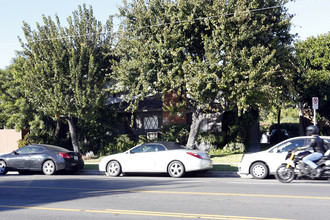 14221-14225 Moorpark St in Sherman Oaks, CA - Building Photo - Building Photo