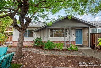 134 Kittoe Dr in Mountain View, CA - Building Photo - Building Photo