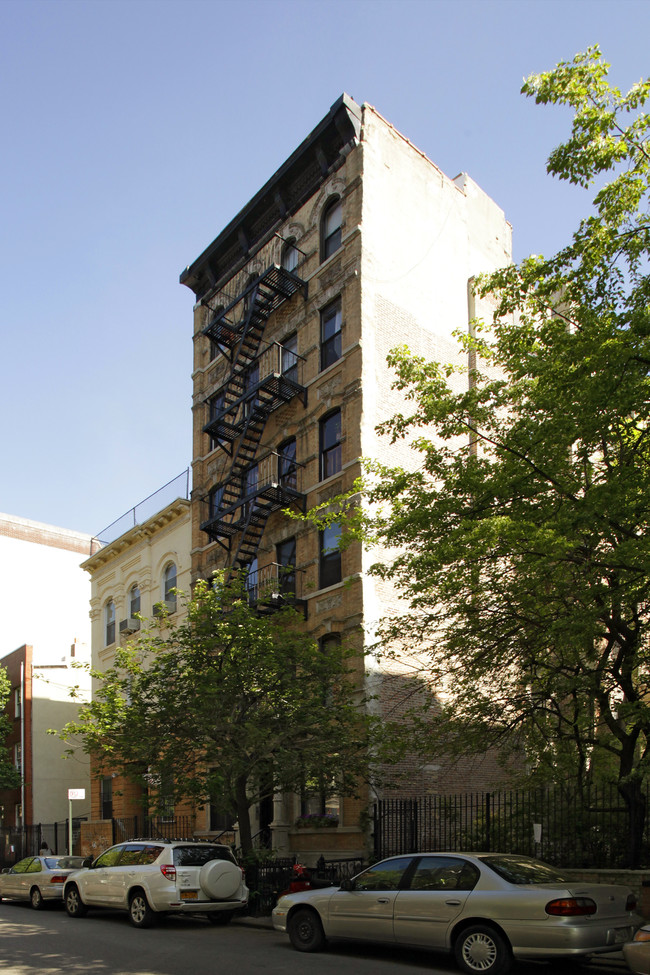 249 E 7th St in New York, NY - Foto de edificio - Building Photo