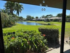 10452 Greentrail Dr S in Boynton Beach, FL - Building Photo - Building Photo