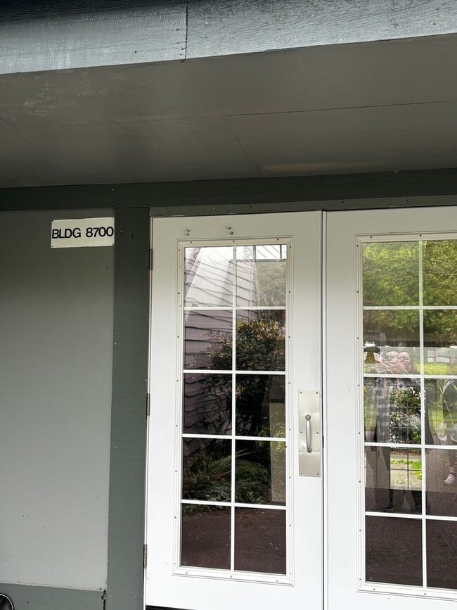 8717 SW Brightfield Cir in Portland, OR - Building Photo - Building Photo