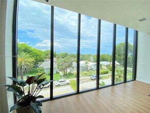 1950 Fletcher St, Unit 205 in Hollywood, FL - Building Photo - Building Photo