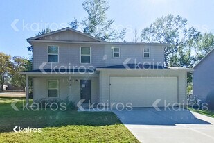 213 Big Oak in Livingston, TX - Building Photo