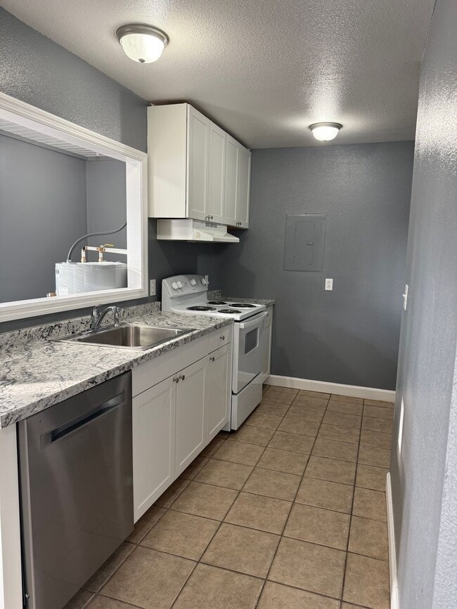 1801 Iola Dr in Valdosta, GA - Building Photo - Building Photo