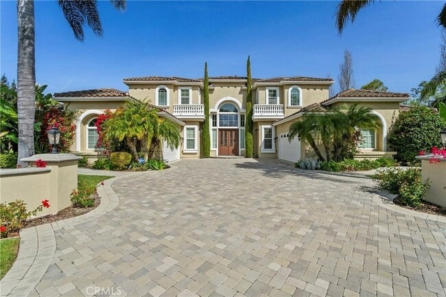 2493 Woodcreek Rd in Camarillo, CA - Foto de edificio - Building Photo