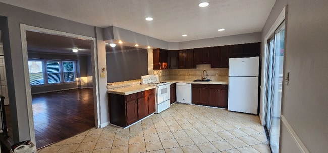 19116 Kinglet Pl in Gaithersburg, MD - Foto de edificio - Building Photo