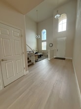 7269 W Robinwood Ln in Fresno, CA - Foto de edificio - Building Photo