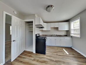 8227 Dundalk Ave in Dundalk, MD - Building Photo - Building Photo