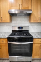 2010 80th Ave in Oakland, CA - Building Photo - Building Photo