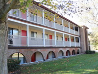 Sandhurst in Lansing, MI - Foto de edificio - Building Photo