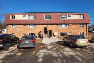 3221 Stanford Ln in West Bend, WI - Building Photo