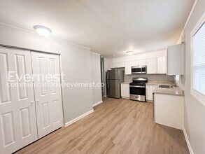 5267 Joan of Arc Pl in Atlanta, GA - Building Photo - Building Photo