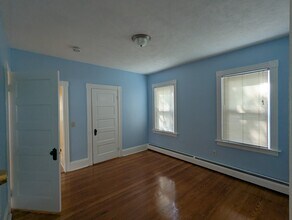 57 Chace Ave in Providence, RI - Foto de edificio - Building Photo