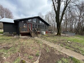 32275 Center St in Dowagiac, MI - Building Photo - Building Photo