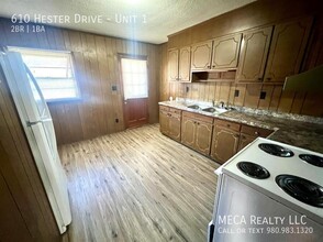 610 Hester Dr in Dallas, NC - Building Photo - Building Photo