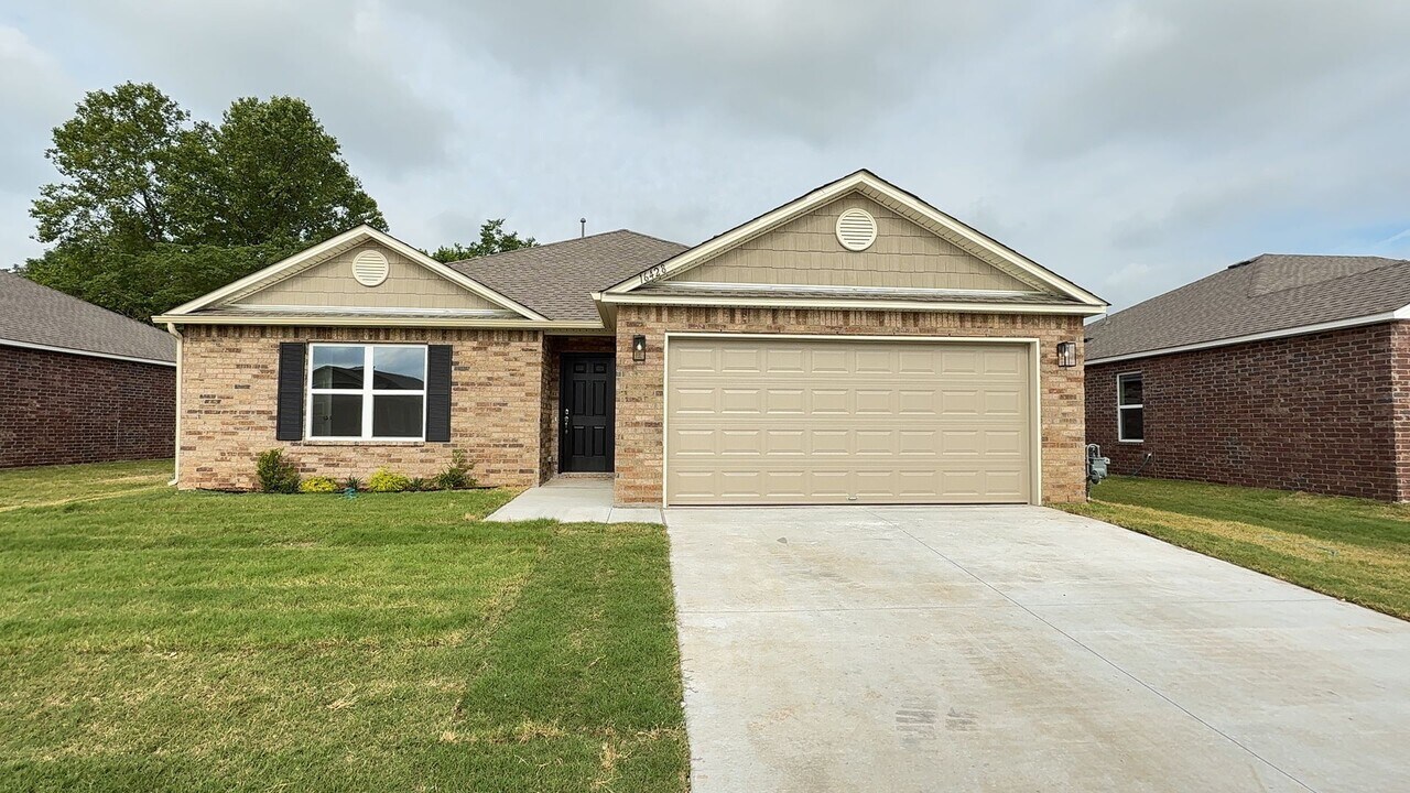 16428 S 85th E Ave in Bixby, OK - Building Photo