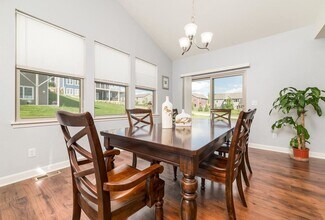 118 W Whispering Pines Way in Verona, WI - Building Photo - Building Photo