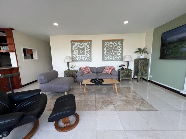 2085 Ala Wai Blvd, Unit 192 in Honolulu, HI - Building Photo - Building Photo