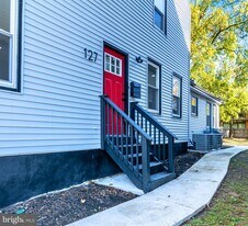 127 S Church St in Moorestown, NJ - Building Photo