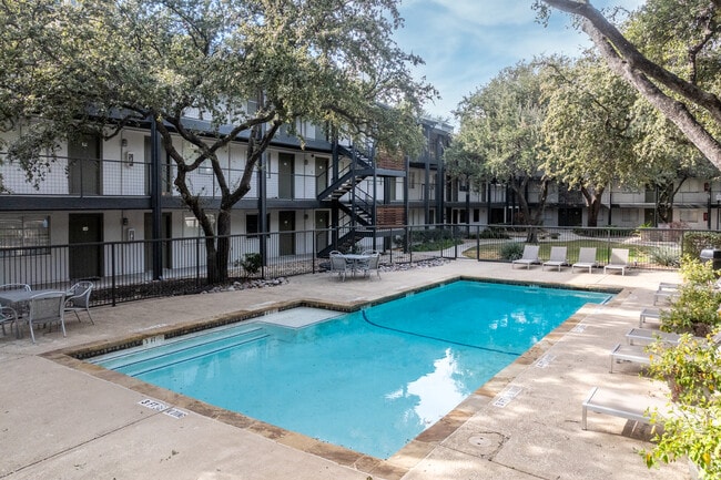 Riverfalls at Bellmar