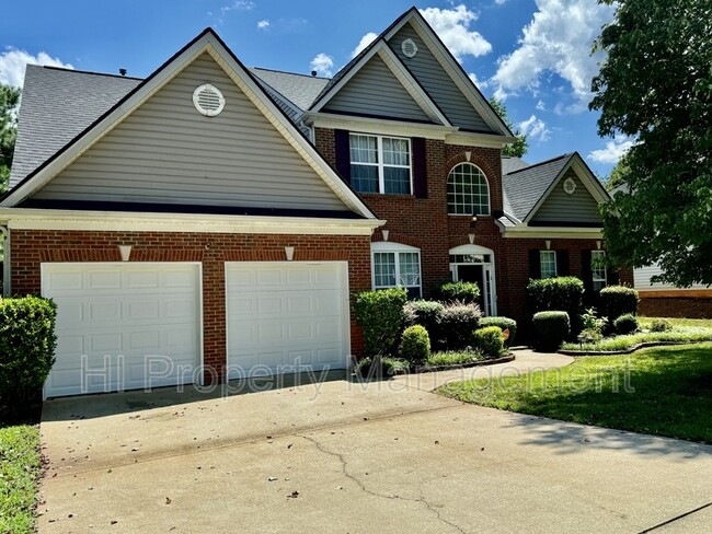 10 Birkhall Cir in Greenville, SC - Foto de edificio - Building Photo