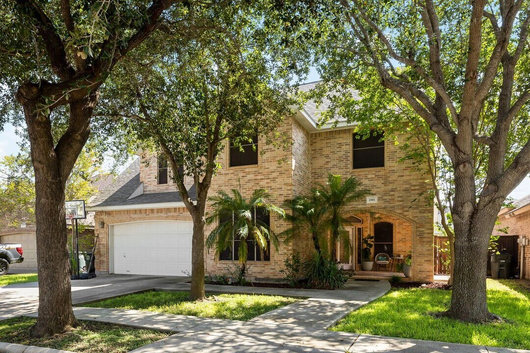 3301 Santa Olivia St in Mission, TX - Building Photo