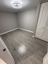 8509 S Brandon Ave in Chicago, IL - Foto de edificio - Building Photo