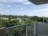 2000 NE 135th St photo'