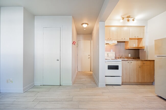 6880-625e 25e Ave in Montréal, QC - Building Photo - Building Photo