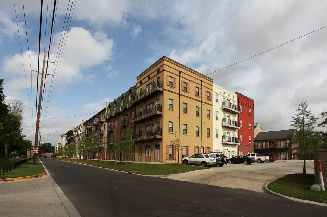 Fieldhouse Condominiums in Baton Rouge, LA - Building Photo