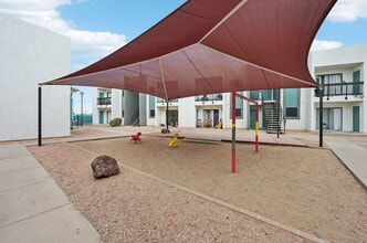 Casa Sol Apartments in Phoenix, AZ - Foto de edificio - Building Photo