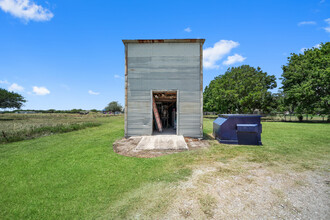 400 Henderson St in Palacios, TX - Building Photo - Building Photo