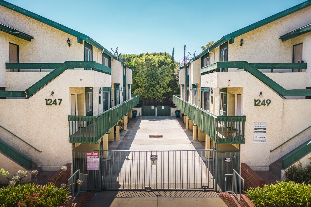 1247 June St in Los Angeles, CA - Building Photo