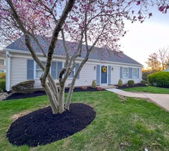 655C Yale Way in Monroe Township, NJ - Building Photo - Building Photo