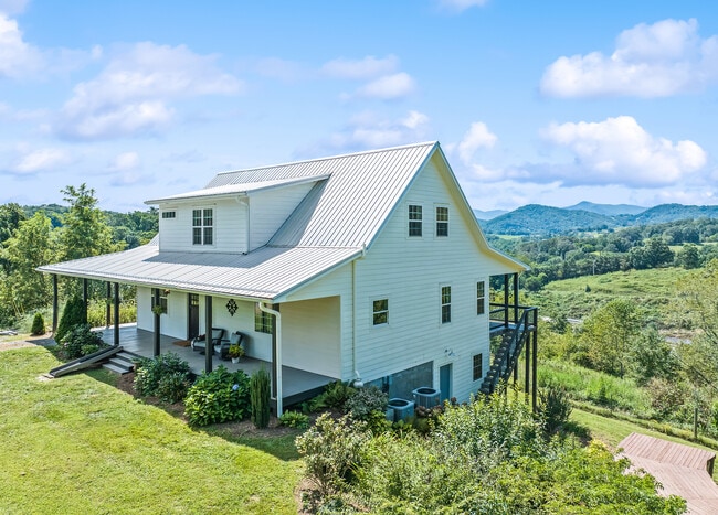 property at 179 Goldfinch Ln