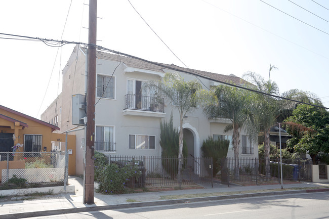 1154 S Normandie Ave in Los Angeles, CA - Building Photo - Building Photo